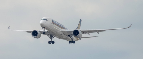 Plane Detours Due to Windshield Cracks